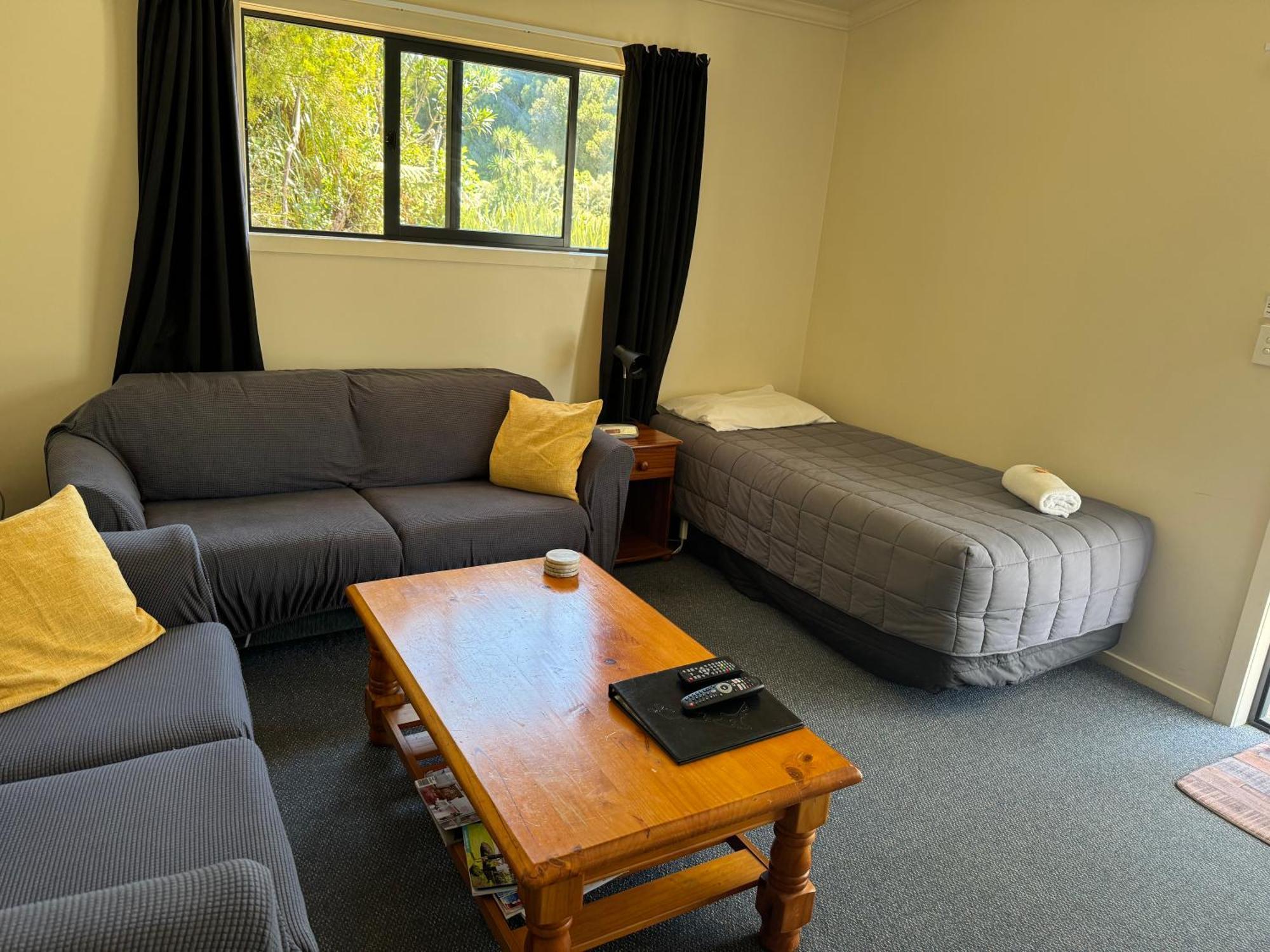 Bay Road Motels Haast Luaran gambar